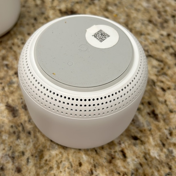 Google Nest Mesh WiFi Router and Point - Picture 8 of 8